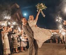 wedding couple enjoying their moment